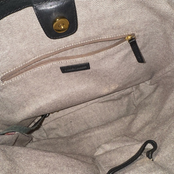 Dooney & Bourke black tote - Picture 4 of 4